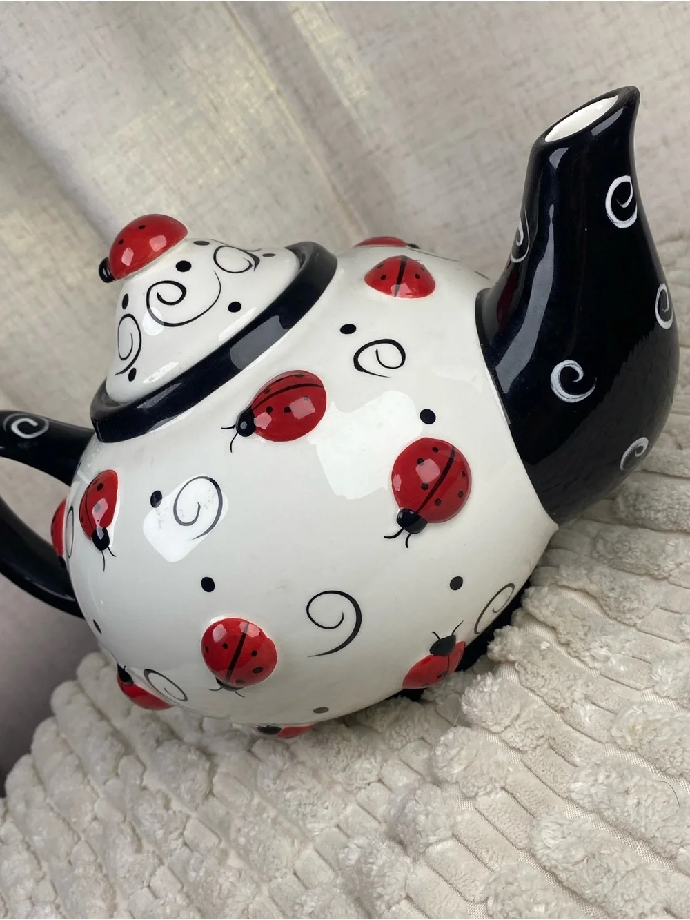 Vtg Burton + Burton Ladybug Swirls Ceramic Teapot Large 46 Oz